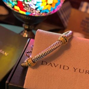NWOT 💯% Authentic David Yurman Emerald 18k/silver Cuff 5mm Bracelet